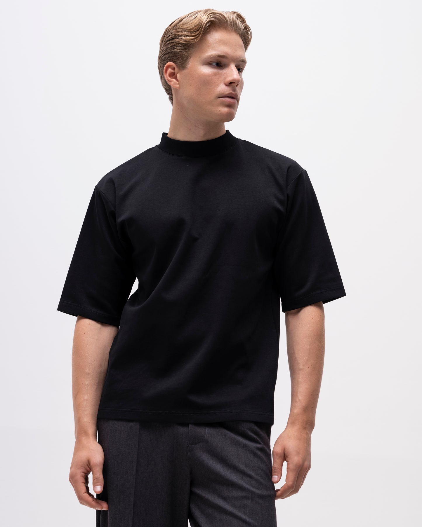 TAVIO HIGH NECK T-SHIRT