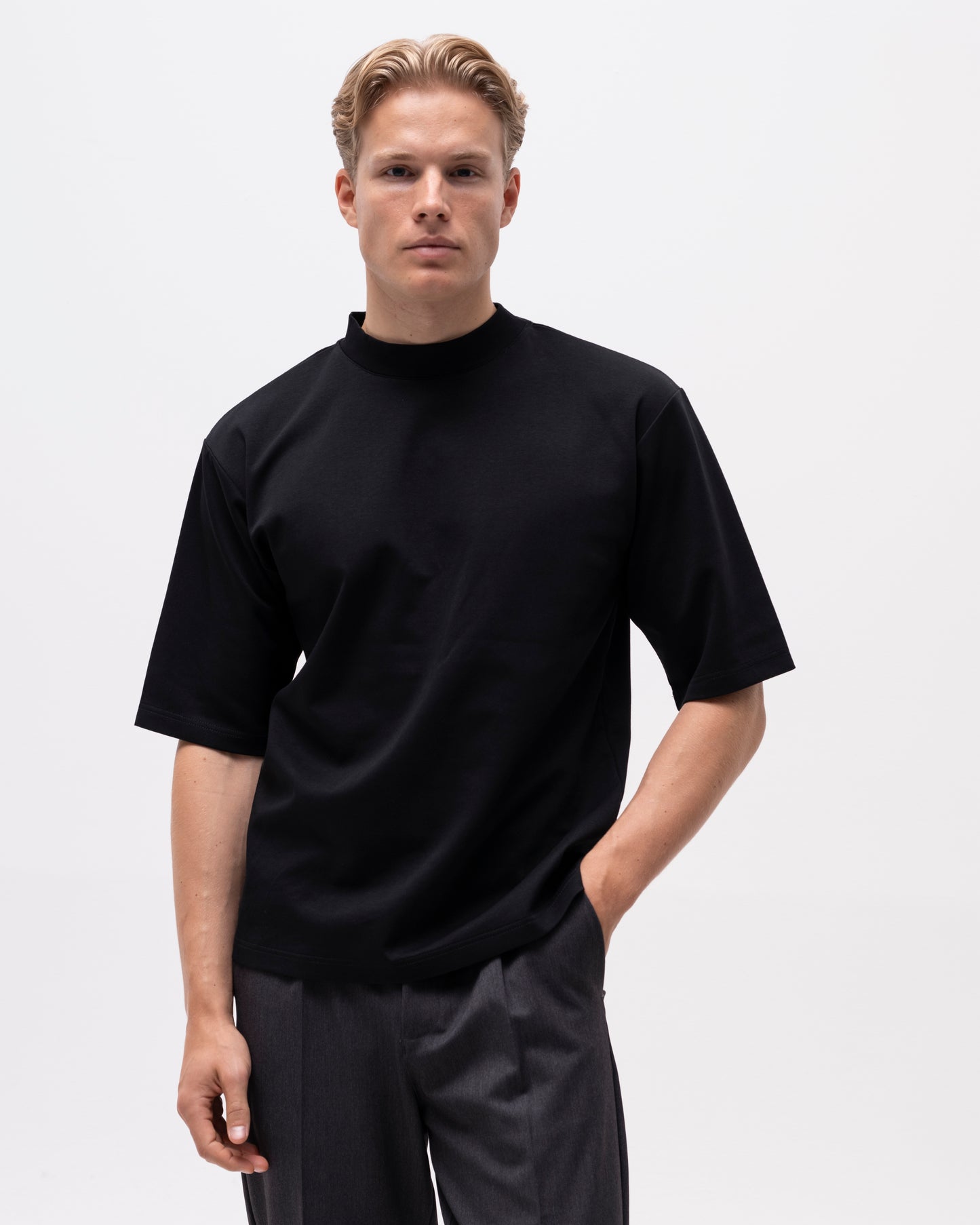 TAVIO HIGH NECK T-SHIRT