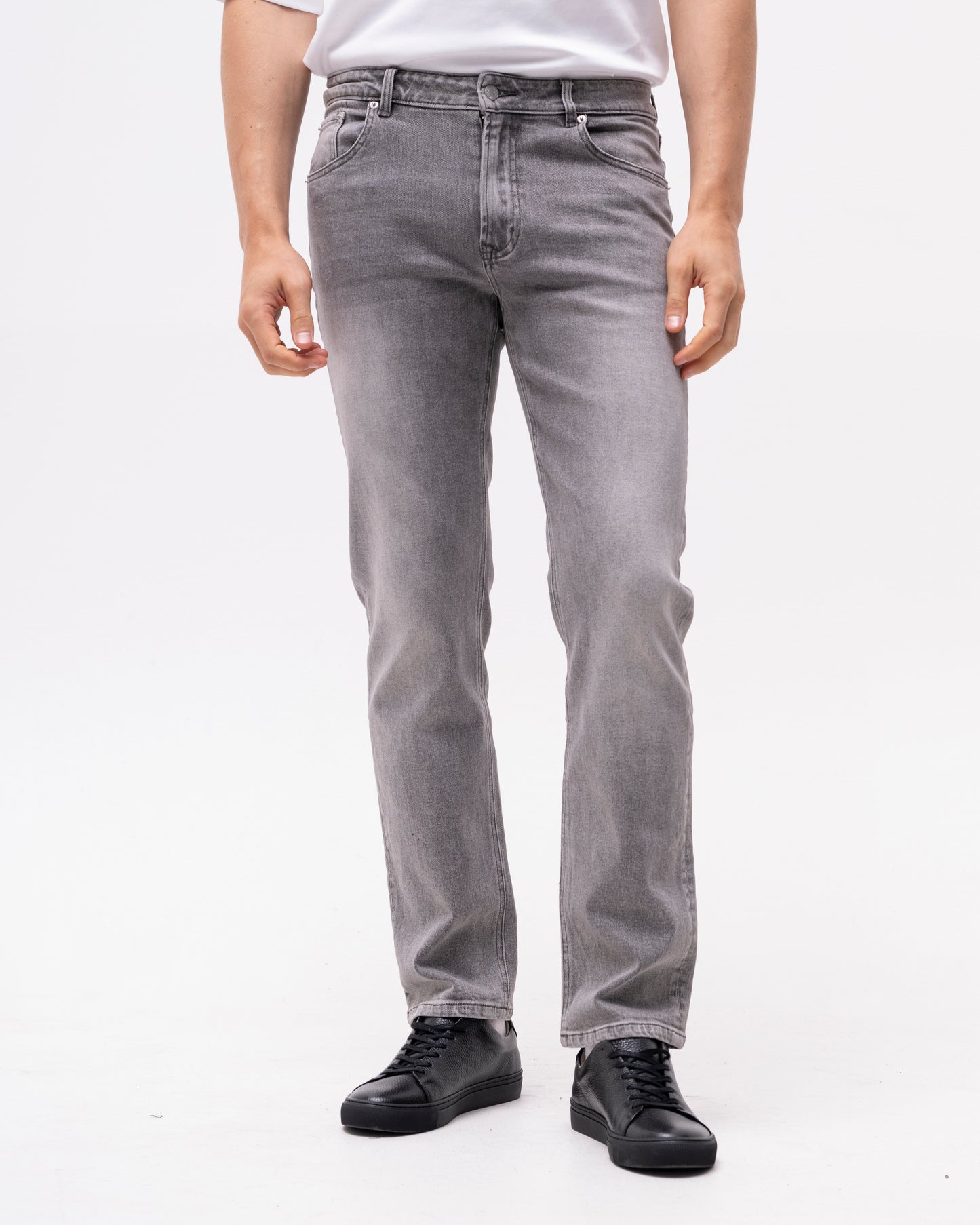 LUCAS STRAIGHT JEANS