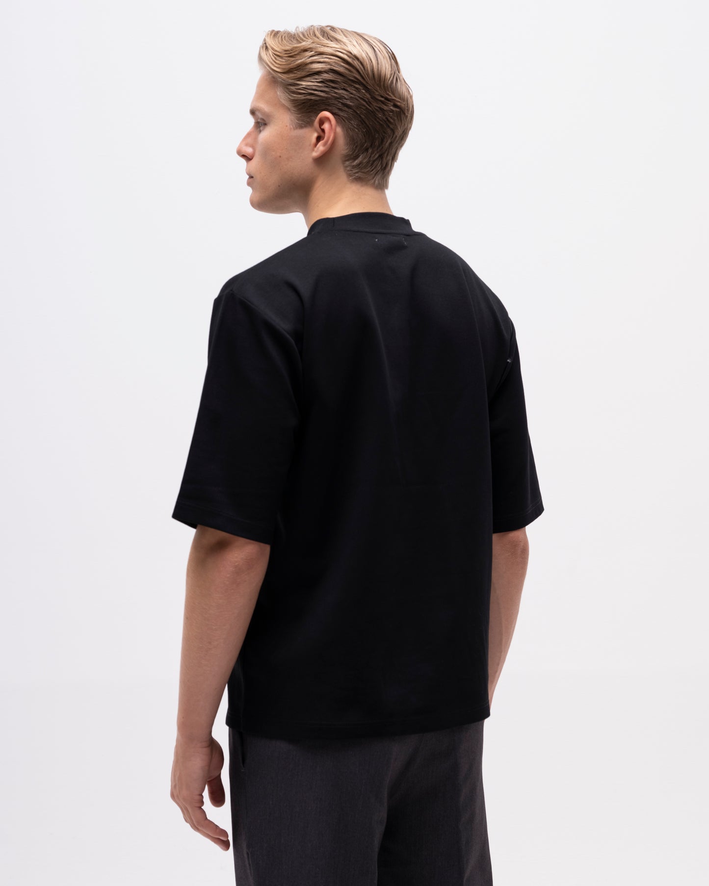 TAVIO HIGH NECK T-SHIRT